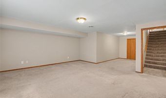 604 SE Tower Ct, Ankeny, IA 50021