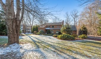 8 Summer Brook Ln, Cromwell, CT 06416