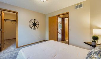 7765 Havenwood Cir, Woodbury, MN 55125