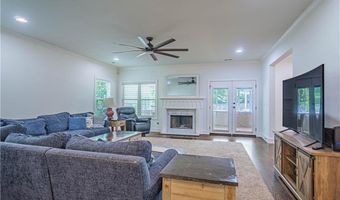 1450 Reynolds Dr, Auburn, AL 36830