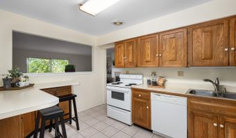 2407 S GOEBBERT Rd G202, Arlington Heights, IL 60005