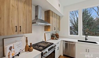 2043 S Makar Ln, Boise, ID 83706