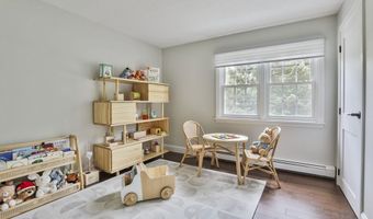 9 Edinburgh Dr, Bedford, NH 03110
