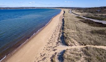 382 Lighthouse Rd, Aquinnah, MA 02535