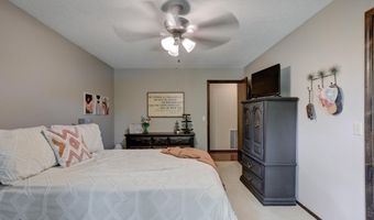 948 Oak Crst, Baxter Springs, KS 66713