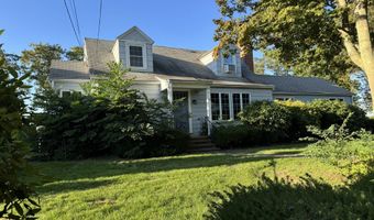13 Fenway Rd, Branford, CT 06405