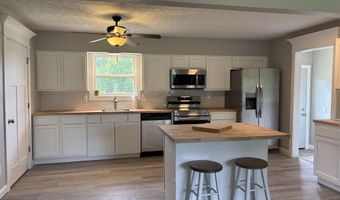 2318 N Lakeview Dr, Austin, IN 47102