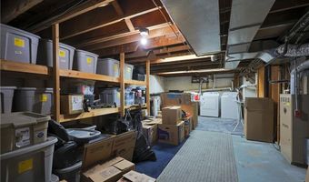 82 Leroy Dr, East Providence, RI 02915