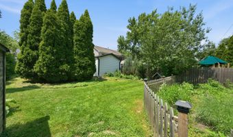 905 N Douglas Ave, Arlington Heights, IL 60004