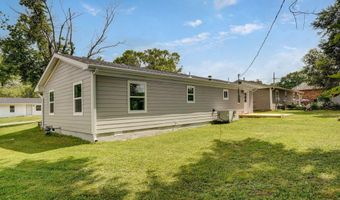 116 E Hadley St, Aurora, MO 65605