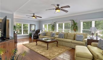 948 Little Coal River Rd, Alum Creek, WV 25003