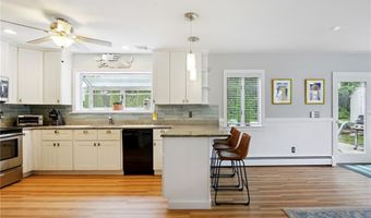 35 Anna Olivo Ct, Narragansett, RI 02882