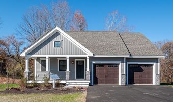 20 Edgewater Dr, Brentwood, NH 03833