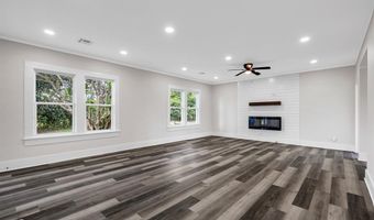 8976 Dixie Shreveport Rd, Belcher, LA 71107