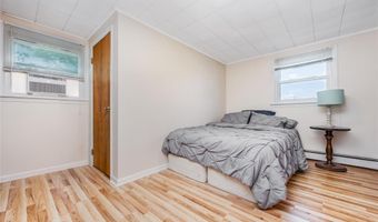 37 New Point Pl, Amityville, NY 11701