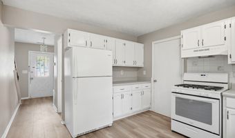 11240 Rotherick Dr, Alpharetta, GA 30022