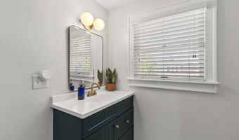 922 Palmer Rd, Columbus, OH 43212