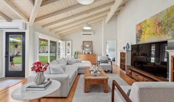 1016 Laukupu Way, Honolulu, HI 96825