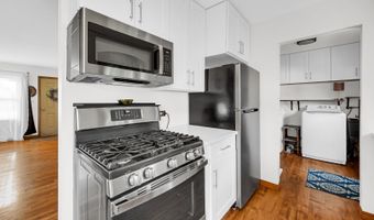325 S Wisconsin Ave, Addison, IL 60101