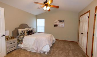 707 S Hedgewood Cir, Andover, KS 67002