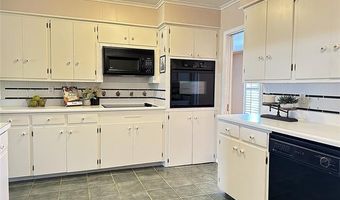 814 Pershing E, Ardmore, OK 73401