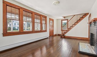 91 Grove St, Clinton, CT 06413