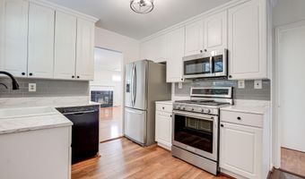 5924 CAUBA Ct, Alexandria, VA 22310