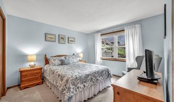 255 Portage Lakes Dr E, Akron, OH 44319