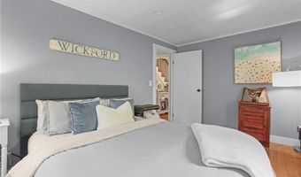 40 Queen St, North Kingstown, RI 02852