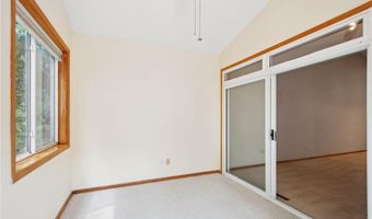 14208 Heritage Ln, Apple Valley, MN 55124