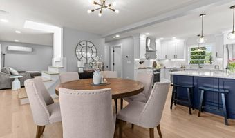 56 Pasture Farm Dr, Middletown, RI 02842
