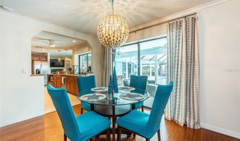 910 CHIPAWAY Dr, Apollo Beach, FL 33572