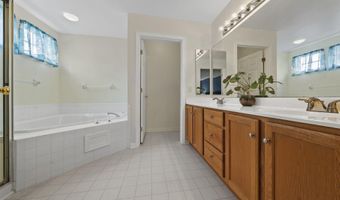10 Butternut Ln, Bayville, NJ 08721