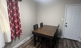1307 Porter Ave, Aurora, MO 65605