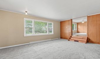 216 S Michigan Ave, Addison, IL 60101