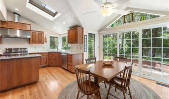 237 Highland Ave, Warwick, RI 02886