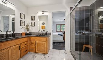 3016 Fox Hollow Cir, Des Moines, IA 50321
