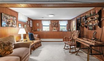 26 Lloyd Dr, Coventry, RI 02816