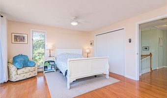 25 Spanker St, Jamestown, RI 02835