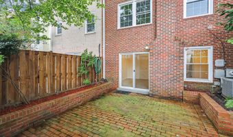 8366 GLASTONBURY Ct, Annandale, VA 22003