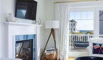 808 W Beach Rd, Charlestown, RI 02813