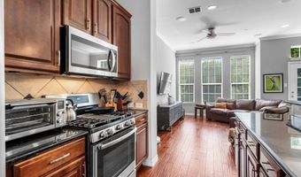15743 Spectrum Dr 88, Addison, TX 75001