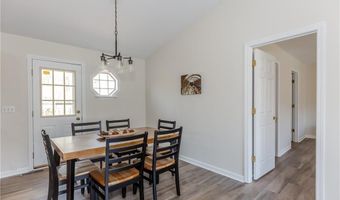 136 Hope Hill Ter, Cranston, RI 02921