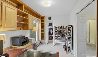 8830 Banjo Cir, Anchorage, AK 99502