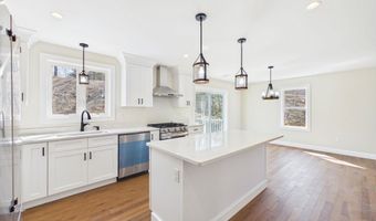 2 Bc Ln, Berkley, MA 02779