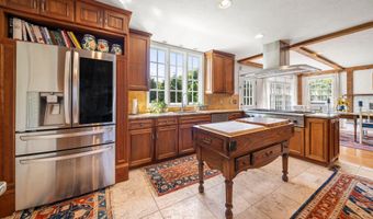 50 0 Indian Trl, Barnstable, MA 02630