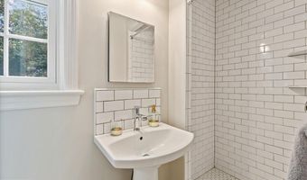 5013 WORTHINGTON Dr, Bethesda, MD 20816