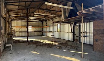 205 S Parkway Dr, Alvarado, TX 76009