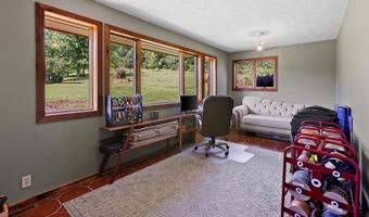 10463 Farm Road 1182, Aurora, MO 65605