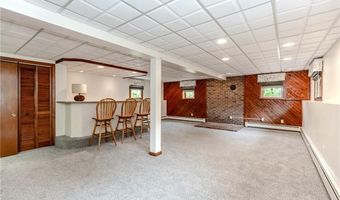 422 Buxton St, North Smithfield, RI 02896